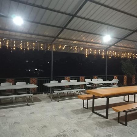 Villa Chacha at Macarena, Megamendung Luaran gambar
