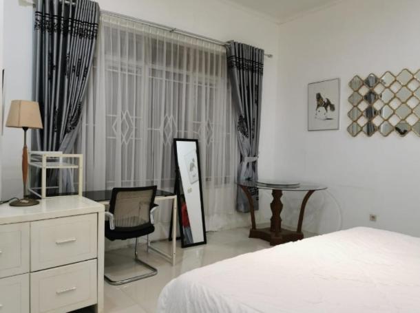 Villa Chacha at Macarena, Megamendung Luaran gambar