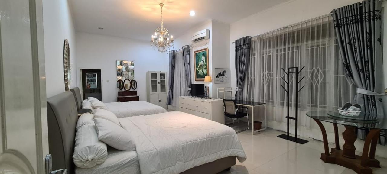 Villa Chacha at Macarena, Megamendung Luaran gambar