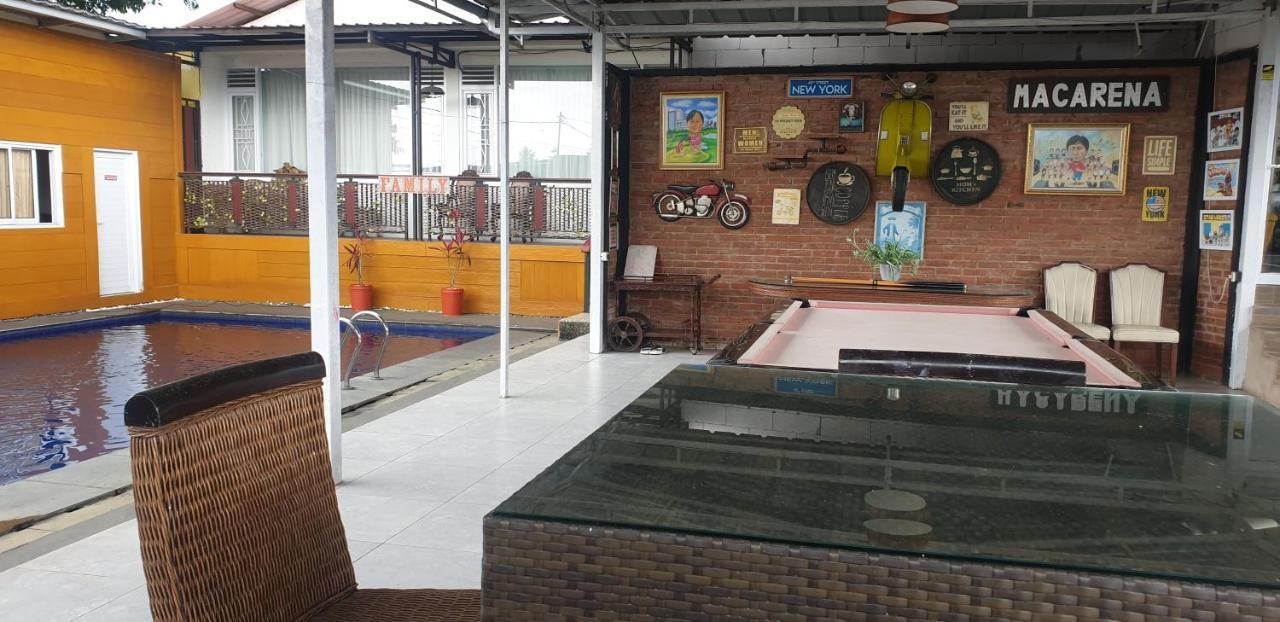 Villa Chacha at Macarena, Megamendung Luaran gambar
