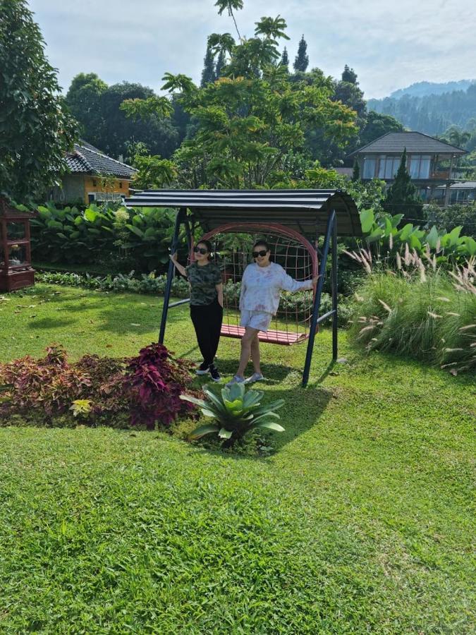 Villa Chacha at Macarena, Megamendung Luaran gambar
